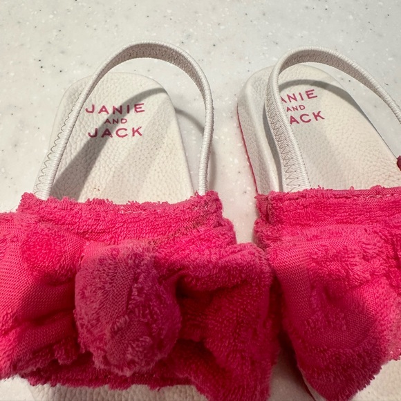 Janie and Jack Floral Terry Jacquard Pool Slide - Picture 4 of 8